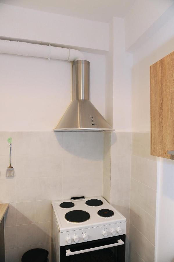 Freatida Apartment Пірей Екстер'єр фото