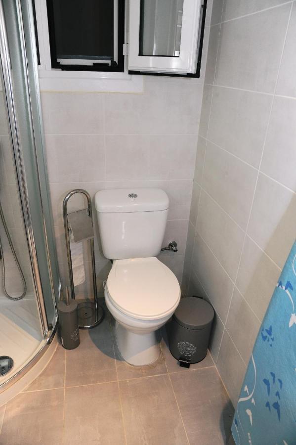 Freatida Apartment Пірей Екстер'єр фото