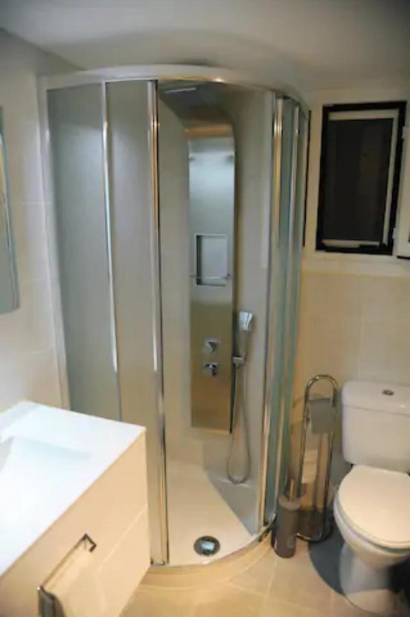 Freatida Apartment Пірей Екстер'єр фото